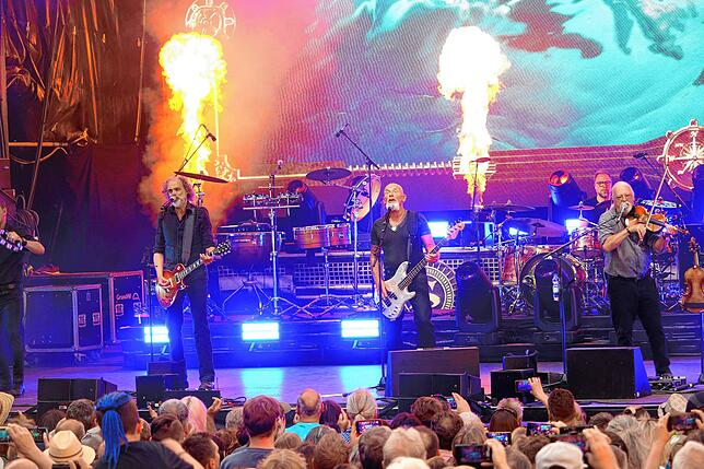 Bild 13: Santiano rocken auf dem Schlossplatz (Teil 1)