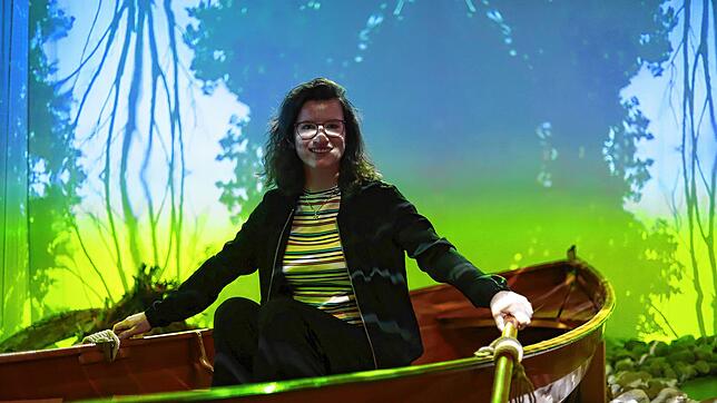Anthea Befurt, stellvertretende Kulturamtsleiterin, in der aktuellen Ausstellung über die Weinsorte Müller-Thurgau im Vineum in Meersburg.