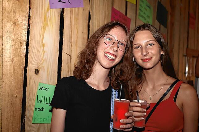 Bild 5: Bilder des Aach-Linzer Weinfests