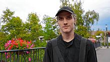 Jonathan Kühner spricht sich im Namen des Jugendgemeinderats gegen den Weiterbau der B523 aus. Bild: Rothweiler
