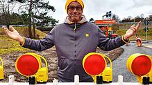 Manfred Heck, Betreiber des McDonald&lsquo;s in Überlingen und Markdorf, steht an einer Absperrung am Abig-Knoten.