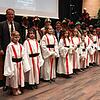Oberbürgermeister Jan Zeitler mit den Sternsingern der Jugendkantorei. In der Mitte Kantorei-Leiterin Melanie Jäger-Waldau.