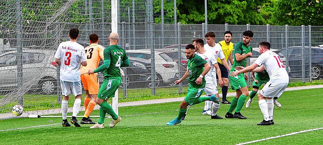 Bild 4: SV Herten holt ein 2:2 gegen den TuS Binzen &ndash; und wir haben Bilder!