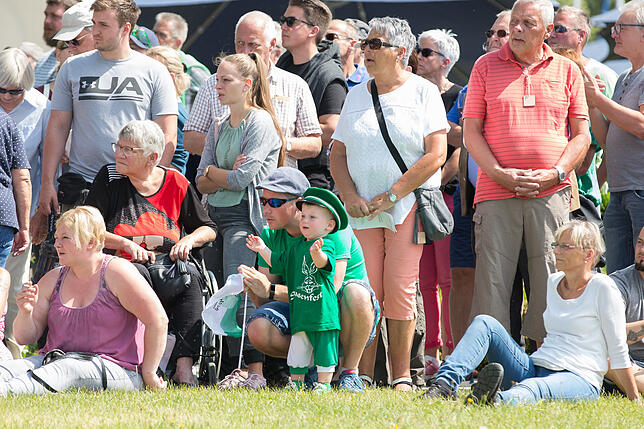 Bild 12: Stehempfang beim Seehasenfest in Bildern