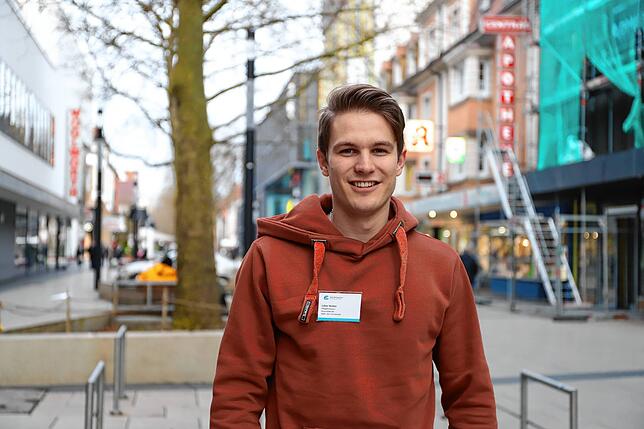 Lukas Walter absolviert im Hegau-Bodensee-Klinikum die Ausbildung zum Pflegefachmann.