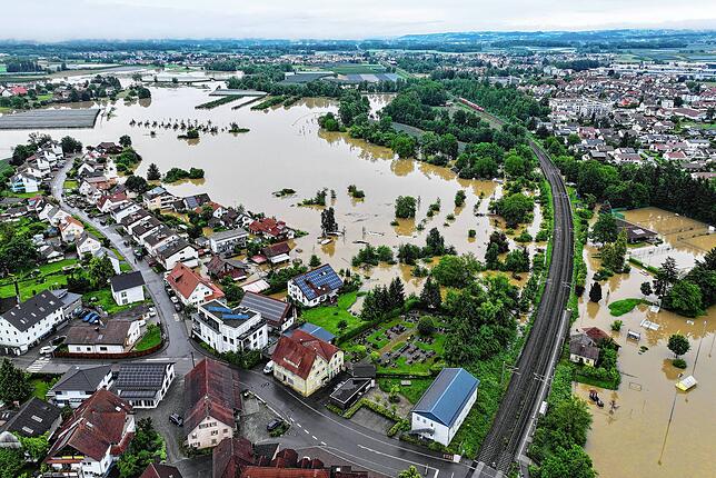 Anhaltende Regenfälle sorgen dafür, dass 2024 im Südwesten Flüsse und der Bodensee über die Ufer treten. Das am 31. Mai beginnende ...