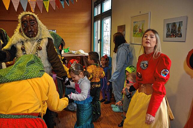 Bild 34: Narren befreien Kindergartenkinder in Hepbach und Leimbach – Die schönsten Bilder!