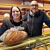 Sie wird bald Brot, Brötchen und Süßes vom Vortag zum halben Preis verkaufen: Anita Vestner leitet die Heimatliebe-Filiale in der ...