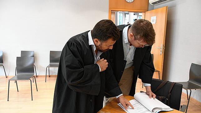 Prozess am Singener Amtsgericht um eine Schlägerei samt gestohlener Hose im April 2020, die zu einem langandauernden Konflikt zwischen ...