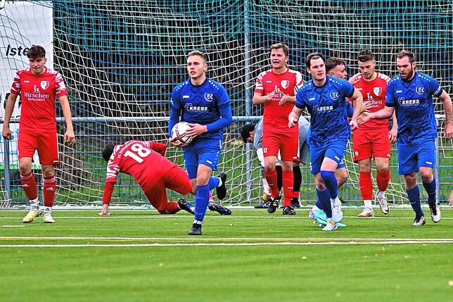 Bild 22: FC Schlüchttal unterliegt mit 1:2 beim TuS Efringen-Kirchen &ndash; und wir haben Bilder!