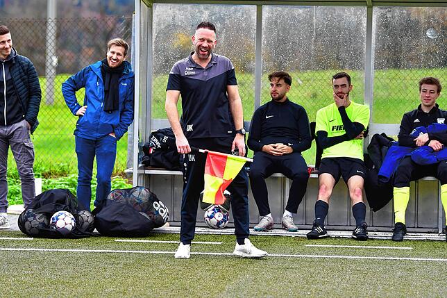 Gute Laune: Nach zuletzt drei Niederlagen ist die Stimmung bei Trainer Urs Keser und der SG FC Wehr/Brennet dank des 3:0 gegen den FC ...