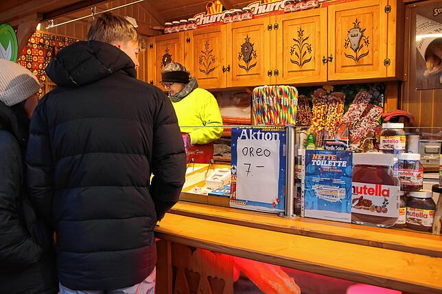 Am Churro-Stand gibt es das spanische Gebäck mit Oreo-Keksen für 7 Euro statt 7,50 Euro.