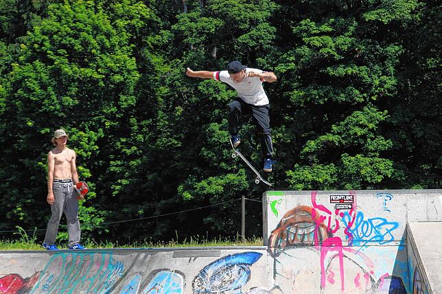 Im Sportpark Altbirnau in Überlingen gilt: skaten, ja – kiffen, nein.