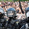 Bei Hochrisikospielen im Fußball ist die Polizei besonders gefordert.