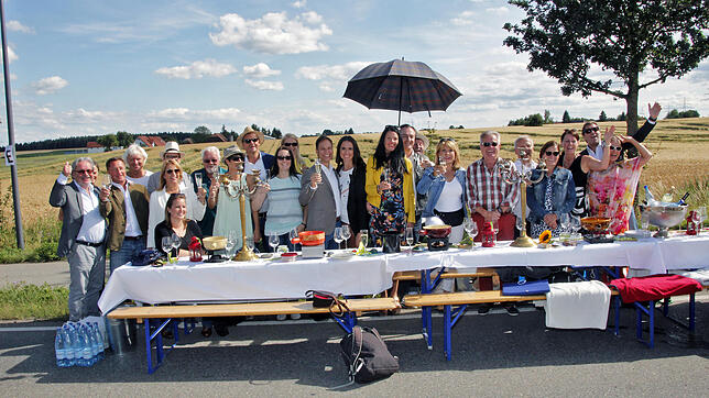 Bild : Villingen und Schwenningen vereint: Bilder und Videos vom 1000-Meter-Jubiläums-Picknick