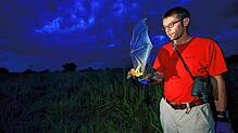 Martin Wikelski bei einer Expedition des Max-Planck-Instituts für Ornithologie. Nun wurde der Wissenschaftler mit einem Verdienstorden ...
