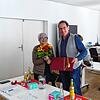 Ein Dank ging an Michèle Poitou, der Vorsitzende des Partnerschaftskomitees Waldshut-Tiengen, Markus Schmitt, überreichte ihr ein Geschenk.