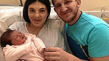 Aloisa, Tochter von Arjola und Lisjen Pasho, kam am 31. Dezember im Helios-Spital zur Welt.