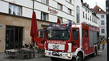 Eine ausgelöste Brandmeldeanlage im Hotel über dem Brauhaus in der Singener Innenstadt beschäftigt die Feuerwehr.