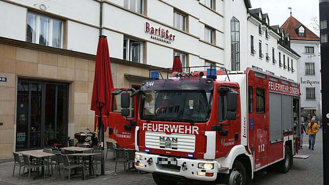 Eine ausgelöste Brandmeldeanlage im Hotel über dem Brauhaus in der Singener Innenstadt beschäftigt die Feuerwehr.