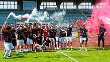 Meisterlich: Die „Dritte“ des FC Tiengen 08 wurde vorzeitig und – bisher – unbesiegt Meister der Kreisliga C-6 und steigt in die ...