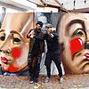 Jonas Fehlinger (rechts) und Steffen Schulz haben das aufwendige Graffiti am Gerbereck geschaffen.