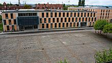 Groß und leer zeigt sich der Benediktinerplatz in Petershausen. Die SPD hat Vorschläge für die Umgestaltung. Doch wie bei so vielen ...