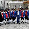 Die Einungsmeister der Grafschaft Hauenstein zusammen mit Oberbürgermeister Michael Lang vor dem historischen Rathaus in Wangen. Bild: ...