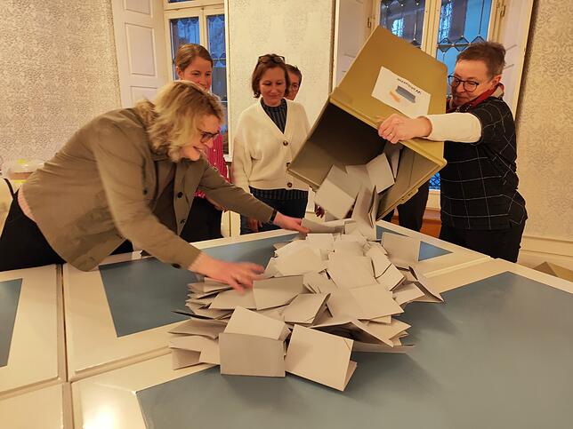 Die Wahlhelfer im Rathaus Tiengen freuten sich auch über eine hohe Wahlbeteiligung.