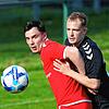 Der SC Gottmadingen-Bietingen (Maximilian Schopper, links) setzte sich gegen den SC Konstanz-Wollmatingen (Tobias Wunsch) mit 1:0 durch.