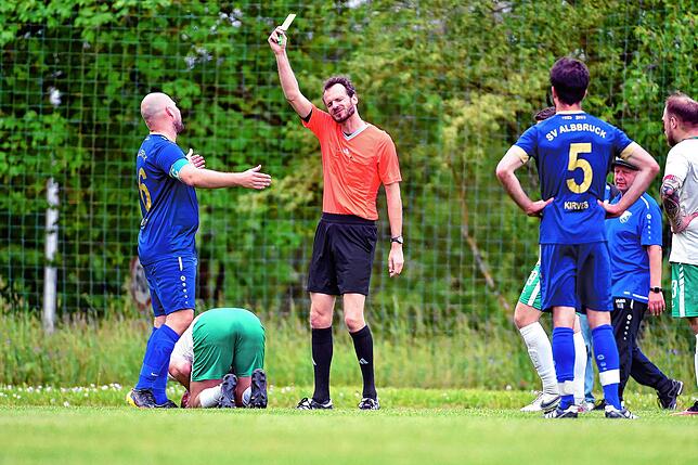 Bild 2: SV Albbruck spielt 2:2 gegen die SpVgg Andelsbach – und wir haben Bilder!