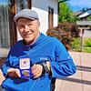 Einer der erfolgreichsten Deutschen im Behindertensport: Der ehemalige Tischtennisspieler Bruno Haßler mit einer seiner zahlreichen ...