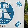 Protest seit Jahrzehnten: Mit solchen Schildern fordern verkehrsgeplagte Bürger immer wieder den Bau der Hochrheinautobahn. Aktuell ...