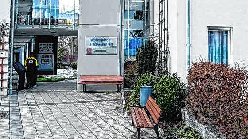 Senioren müssen jetzt wachsam sein: Nachdem eine Trickbetrügerin am 25. September einer fast 90-Jährigen den Geldbeutel aus der Wohnung ...