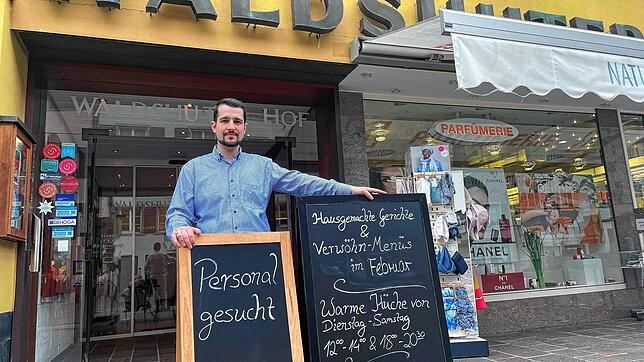 Personalmangel ist gerade ein großes Thema in der Gastronomie. Auch Daniel Rönnau vom &bdquo;Waldshuter Hof&ldquo; überlegt derzeit, die ...