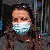 Freut sich mit ihren Gästen, dass sie ihre Terrasse wieder öffnen darf: Kim Pajaziti, Wirtin des Restaurants Traube am Zoll.