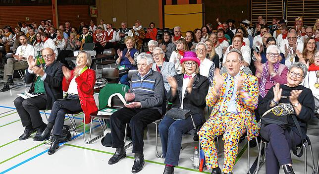 In der vordersten Reihe (von links): der ehemalige Landrat Dirk Gaerte mit Gattin Regine, Josef Bubser, Katrin und Maik Lehn und ...