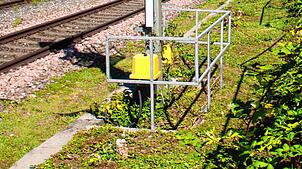 An Kabeln, Signalen und Schaltern wird gebaut. Die Arbeiten beginnen in Rheinfelden und werden dann in Richtung Westen bis Basel ...