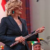 Julia Klöckner stimmte den Schneewalzer auf der Querflöte an.