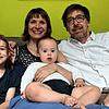 Familie Lauff aus Konstanz ist glücklich über die Entscheidung nach dem nichtinvasiven Pränataltest (von links): Matteo, Anja, Elias und ...