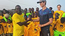 Der Dingelsdorfer Matthes Repplinger (rechts) bei seinem Besuch in Ghana.