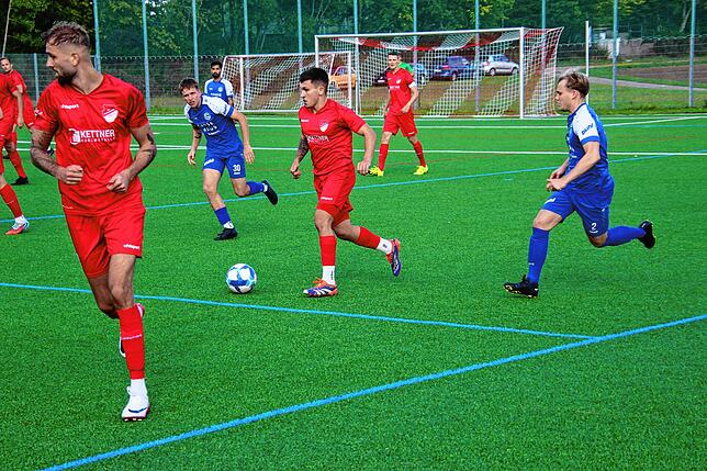 Bild 15: Die besten Bilder von der Landesliga-Partie FC Pfaffenweiler gegen FC Radolfzell!