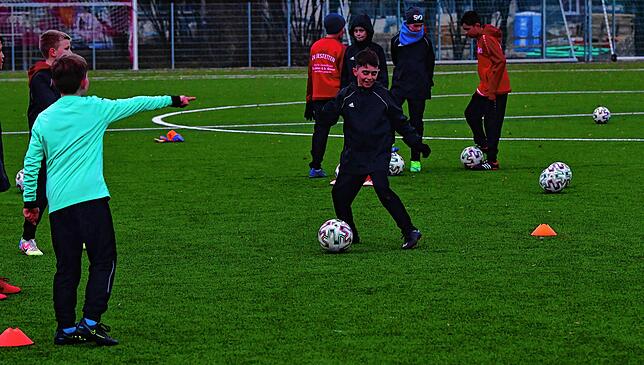 Bild 14: Eindrücke vom Training der E-Junioren des SV Jestetten nach der Corona-Pause