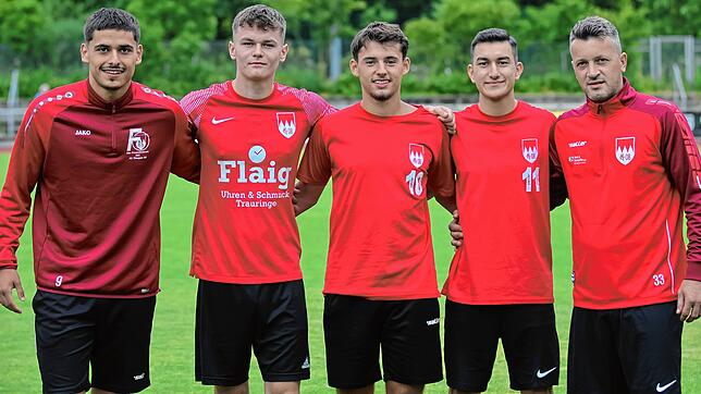 Neu, aber gut bekannt: Beim FC Tiengen 08 verstärken (von links) Abdul Ehad Demirdal, Finn Graf, Edonis Maksuti, Berat Tasöz und Nexhdet ...