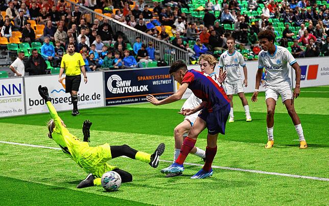 Bild 6: Europas beste U-15-Fußball-Teams in Friedrichshafen! Unsere besten Bilder vom MTU-Cup, Teil 1!