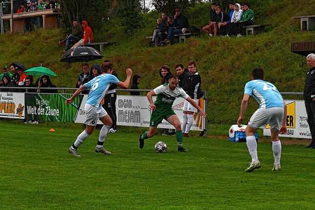 Bild 34: SV Waldhaus bezwingt den SV Obersäckingen mit 4:0 &ndash; und wir haben Bilder!