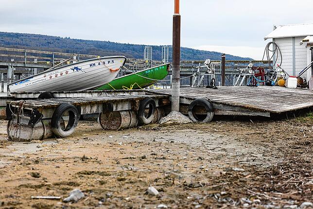 Liegen auf dem Trockenen: Boote des Bootverleihs von Harald Lang in Horn.
