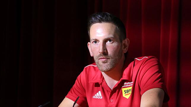 Tobias Doering, Schiedsrichterobmann im Bezirk Schwarzwald, bei der Jahresversammlung der SR-Vereinigung: Er freut sich über die guten ...
