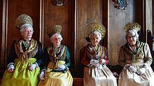 Agnes Ruf, Traudel Dierig, Marianne Zugmantel und Brigitte Heinzle (von links) sind stolz, zu den ältesten Trachtenfrauen zu gehören. ...