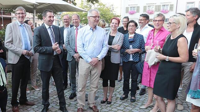 Turnierchef Kaspar Funke (von links) mit Donaueschingens Oberbürgermeister Erik Pauly, Johannes Bucher von Südstern Bölle, Arendt Gruben ...